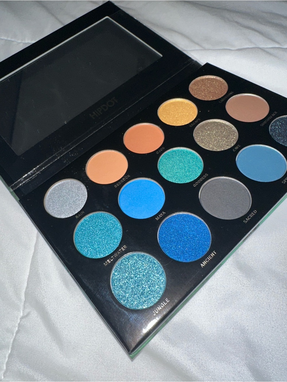 Hipdot Cenote eyeshadow palette